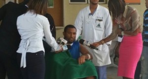 Germán Merán entrevistado a su salida del hospital Marcelino Vélez Santana.