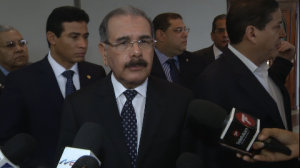 El presidente Medina entrevistado en la funeraria Blandino.