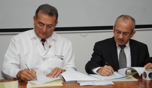 Director de La Maternidad y el ministro de Salud firmaron acuerdo.