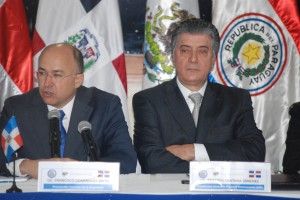 Francisco Domínguez Brito y Roberto Santana.