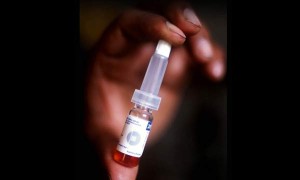 Vacuna contra ébola sería probada por OMS.