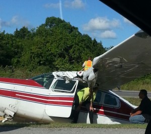 Aeronave accidentada en la autovía del Coral 1