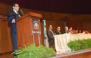Mariano Germán, presidente de la Suprema, habla en la actividad.