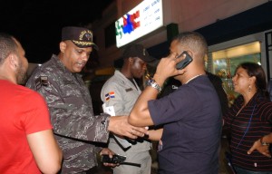 Operativo de Interior y Policía en negocios.