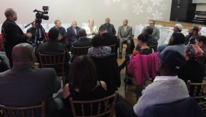 Amable Aristy Castro reunido con seguidores en Nueva York.