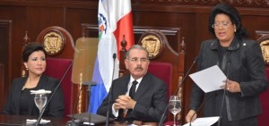 La vicepresidenta Margarita Cedeño, Danil Medina y Cristina Lizardo.
