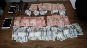 Las evidencias encontradas al agente de DNCD y expolicía en Barahona.