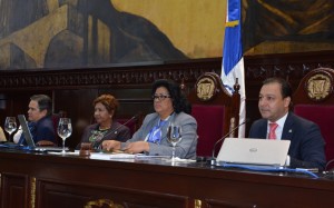 Cristina Lizardo encabezó la sesión de la Asamblea.