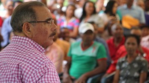 El presidente Danilo Medina reunido con cafetaleros de Azua.
