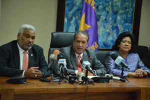 Radhamés Camacho, Reinaldo Pared Pérez y Cristina Lizardo.