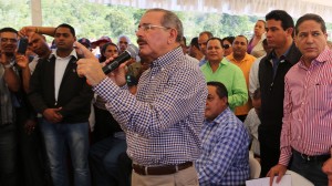 Danilo Medina habla en encuentro con productores de Padre Las Casas.