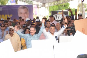 Danilo Medina y Tommy Galán en acto de proclamación en San Cristóbal.