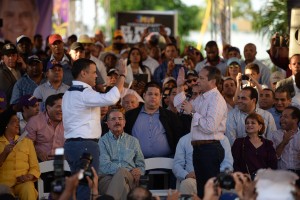 Reinaldo Pared Pérez juramenta a Tommy Galán como candidato a senador.