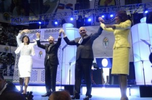 Angelita García, Miguel Vargas, presidente Danilo Medina y Cándida Montilla.