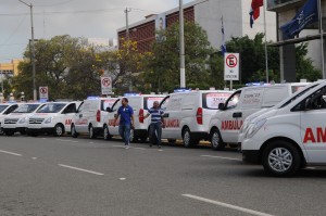 Ambulancias entregadas por la Procuraduría al Inacif.