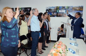 Viceministro Luis Fernández juramentó a los extranjeros.