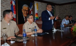 Aníbal García Duvergé habla en reunión con cooperativa de militares.