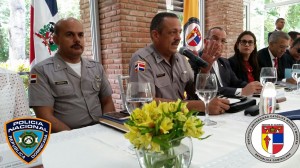 El director de la Policía, mayor general Nelson Peguero Paredes, habla en actividad con representantes de Santiago.