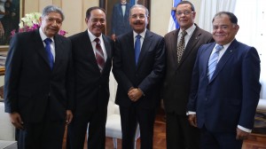 Exrectores de la UASD visitron al presidente Danilo Medina.