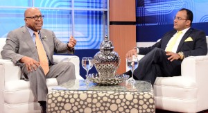 Alfredo Pacheco entrevistado por Salvador Holguín.
