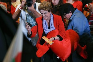 Dilma Rousseff se defiende ante el Senado de Brasil.