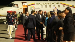 Rafael Correa a su llegada al país.
