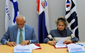 Pedro Justo Castellanos y Alexandra Izquierdo firmaron el convenio.
