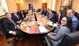 Representantes del Banco Central y del FMI analizan economía de RD.