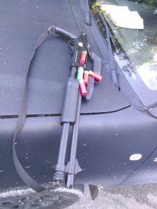 Una de las armas incautadas en la frontera.
