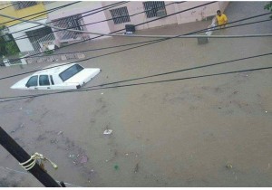 Inundación en calles y sectores en Puerto Plata.