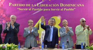 Leonel Fernández encabezó encuentro con dirigentes del PLD.