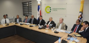 Miembros de comisión en su primera reunión.3