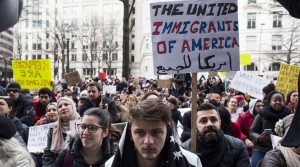 En diferentes ciudades de Estados hay protestas contra el veto presidencial.