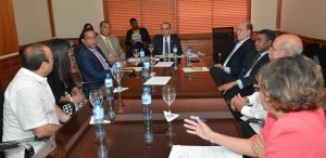 Miembros de comisión de senadores que evalúa observaciones del Código Penal.