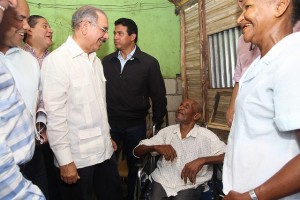 Danilo junto hombre longevo
