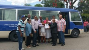 Entrega-Autobuses-Elias-Piña