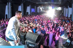 Jerry Rivera durante un concierto en Perú.