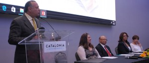 Nelson Rodríguez habla en actividad sobre uso racional de los fármacos.
