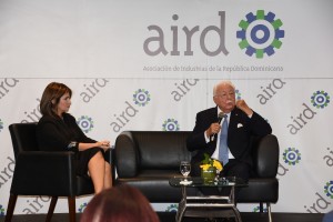 Circe Almánzar y Antonio Isa Conde enactividad de la AIRD.