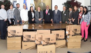 Computadoras entregas por el Indotel a la Oficina Nacional de Estadística.