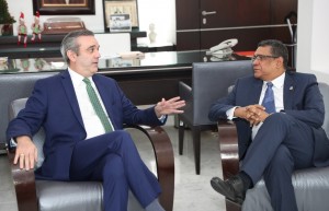 Luis Abinader y Rubén Maldonado, presidente de la Cámara de Diputados.