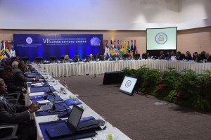 Representantes de varios países que participaron en un diálogo sobre la seguridad.