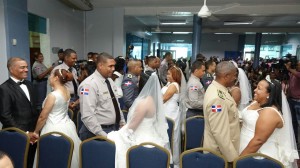 Algunas de las parejas que contrajeron nupcias.