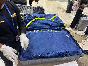 Droga incautada en operativo en Aeropuerto del Cibao.