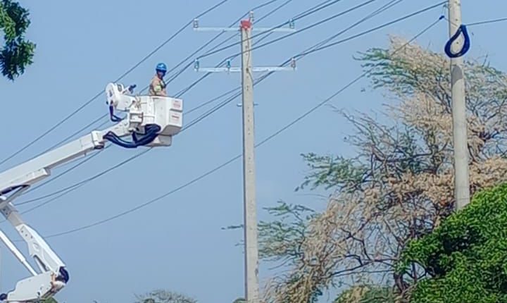 Operativo de Edesur en Pedernales.