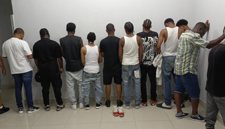 Apresados en operativo en Villa Mella.