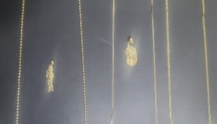 Prendas robadas en joyería.