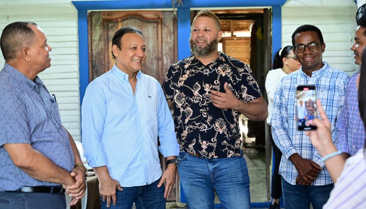 Abel Martínez en recorrido por Hatillo Palma