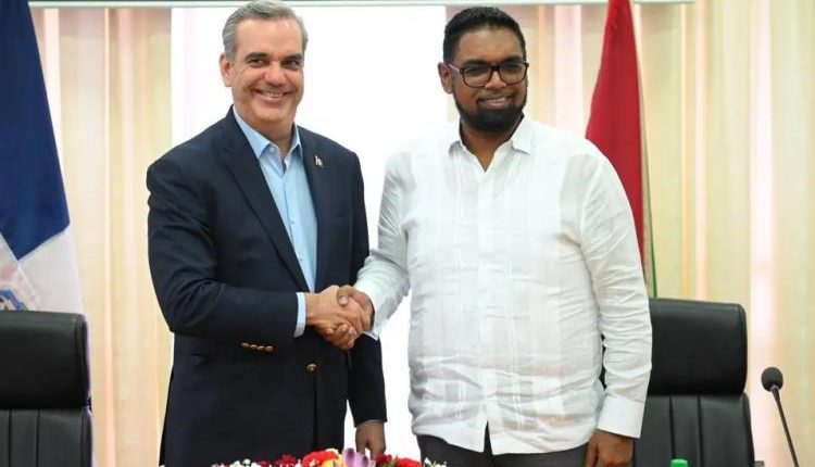 Abinader y presidente de Guyana, Mohamed Irfaan Ali.