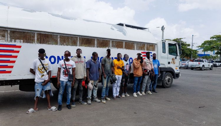 Indocumentados detenidos.